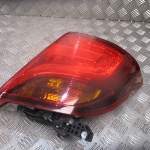 2017 GENUINE TOYOTA YARIS REAR RIGHT DRIVER SIDE TAILLIGHT LAMP OSR