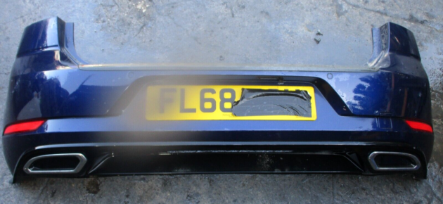 2018 GENUINE VW GOLF MK7.5 REAR COMPLETE BUMPER WITH PARKING SENSOR