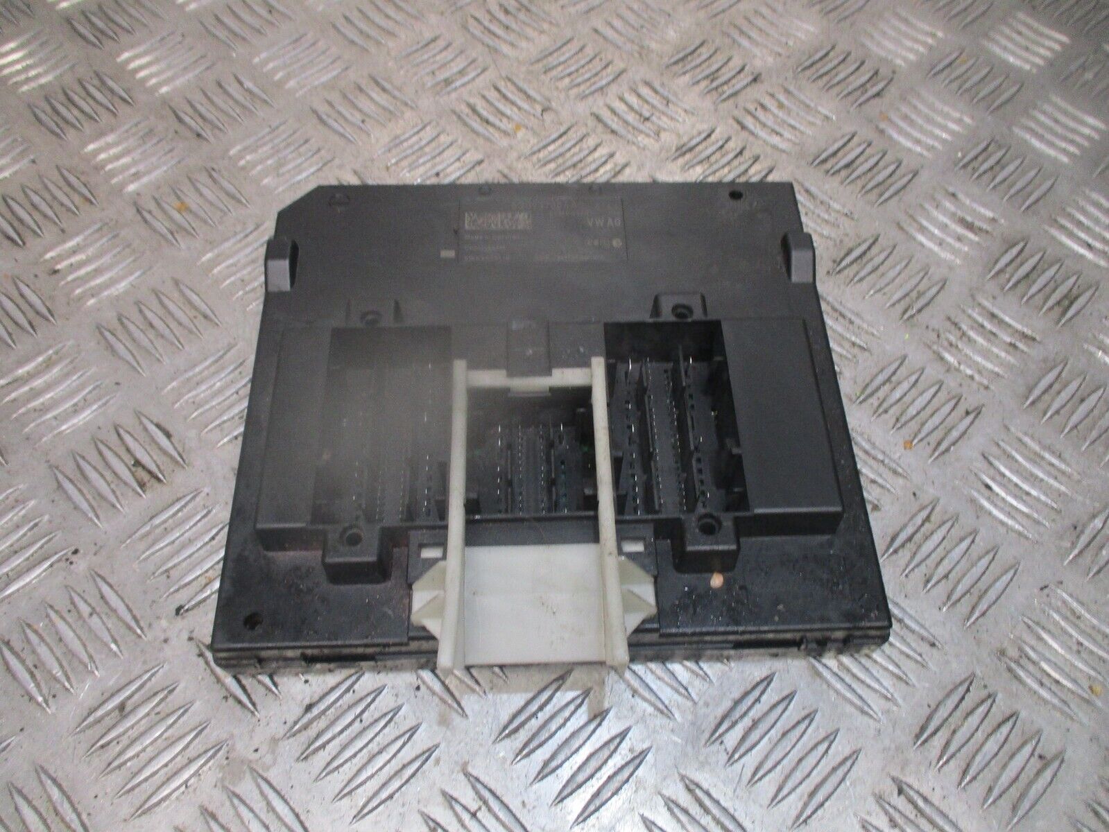 2015 GENUINE VW GOLF MK7 BCM BODY ECU CONTROL MODULE 5Q0937084AC