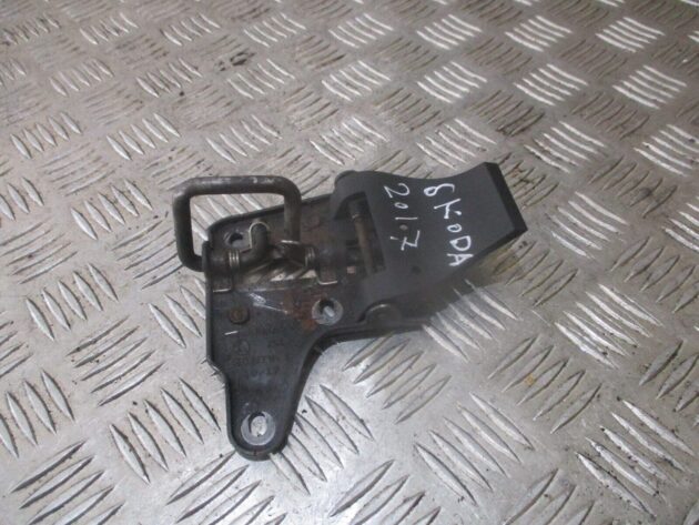2017 GENUINE SKODA OCTAVIA BONNET HOOD LOCK LATCH LOOP HOOK 5E0823186 - Image 3