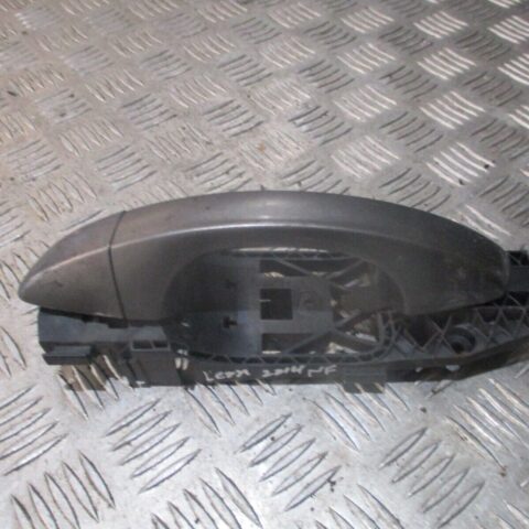 2016 GENUINE SEAT LEON FR FRONT LEFT PASSENGER SIDE EXTERIOR DOOR HANDLE