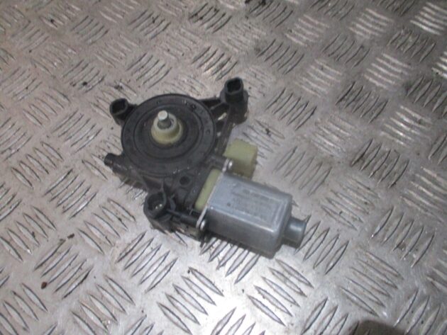 2016 GENUINE VW GOLF MK7 FRONT RIGHT DRIVER SIDE WINDOW MOTOR 5Q0959802B - Image 3