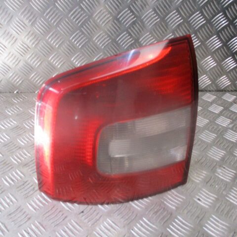 2012 GENUINE SKODA OCTAVIA ESTATE REAR PASSENGER SIDE TAILLIGHT LAMP 1Z9945095A