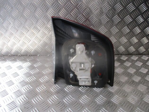 2012 GENUINE SKODA OCTAVIA ESTATE REAR PASSENGER SIDE TAILLIGHT LAMP 1Z9945095A - Image 3