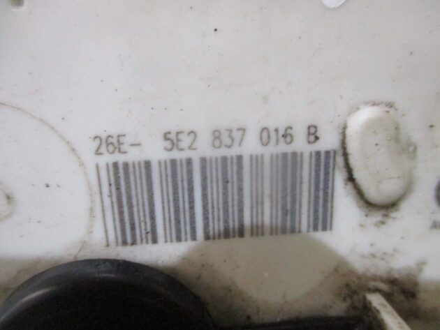 2017 SKODA OCTAVIA FRONT RIGHT DRIVER SIDE DOOR LOCK MECHANSIM 5E2837016B OEM - Image 2