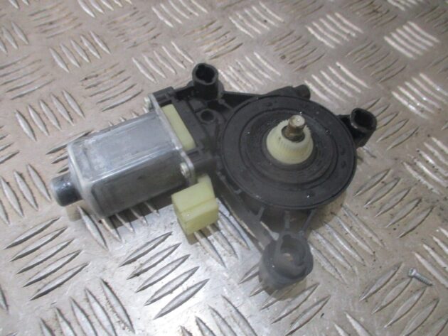 2017 GENUINE SKODA OCTAVIA FRONT RIGHT DRIVER SIDE WINDOW MOTOR 5Q0959802B - Image 3