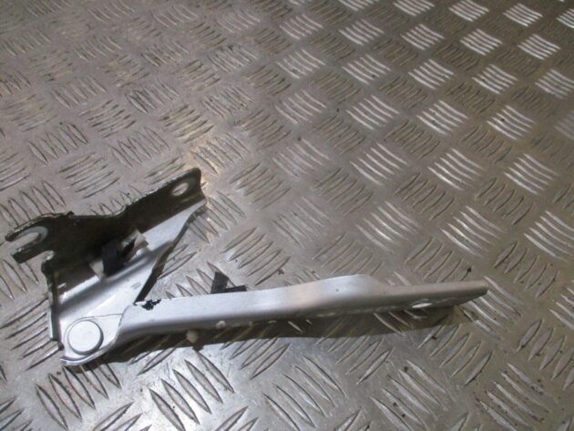2012 GENUINE VW POLO 6R FRONT RIGHT DRIVER SIDE BONNET HINGE 6R0823302A