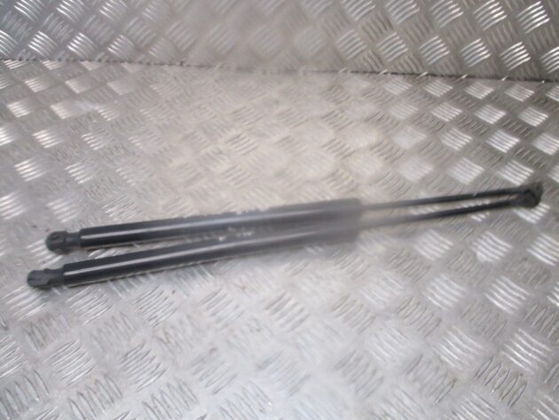 2015 GENUINE VW GOLF MK7 REAR TAILGATE BOOT STRUTS 5G6827550C - Image 2