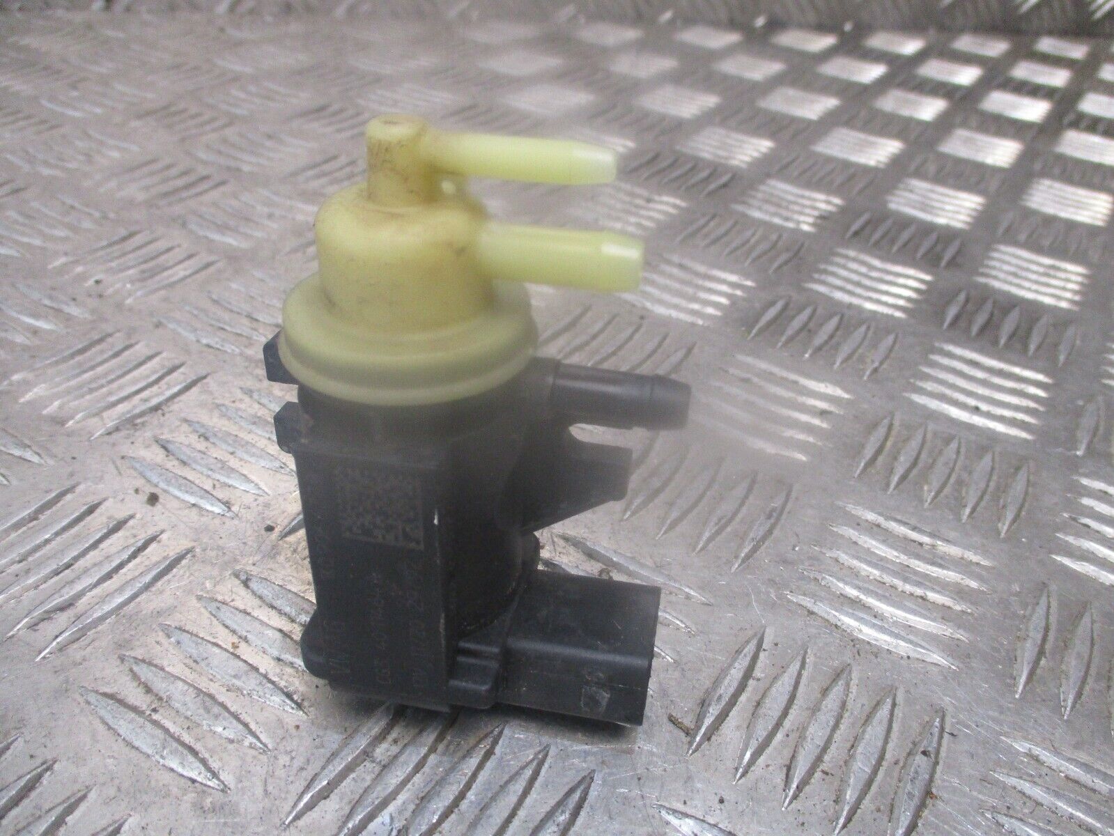 2015 GENUINE VW GOLF MK7 BOOST PRESSURE SOLENOID VALVE 1K0906627B 04L131051F