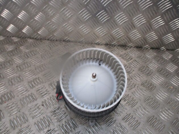 2018 GENUINE SEAT ARONA HEATER BLOWER MOTOR FAN 2Q2819021 - Image 2