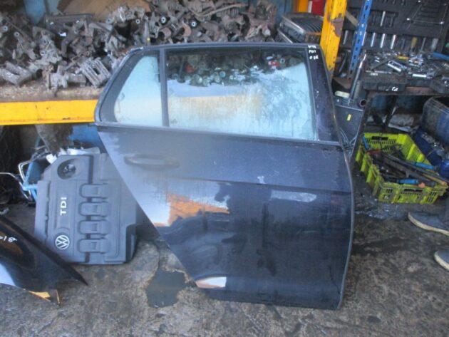 2016 GENUINE VW PASSAT B8 REAR RIGHT DRIVER SIDE BARE SHELL DOOR OSR - Image 2
