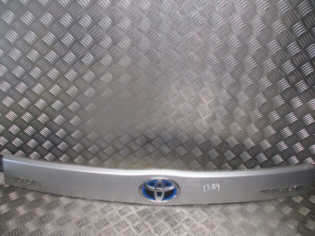 2012 GENUINE TOYOTA PRIUS REAR TAILGATE BOOTLID TRIM COVER & BADGE 7680147070