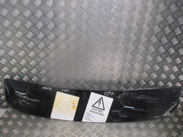 2012 GENUINE TOYOTA PRIUS REAR TAILGATE BOOTLID TRIM COVER & BADGE 7680147070 - Image 5