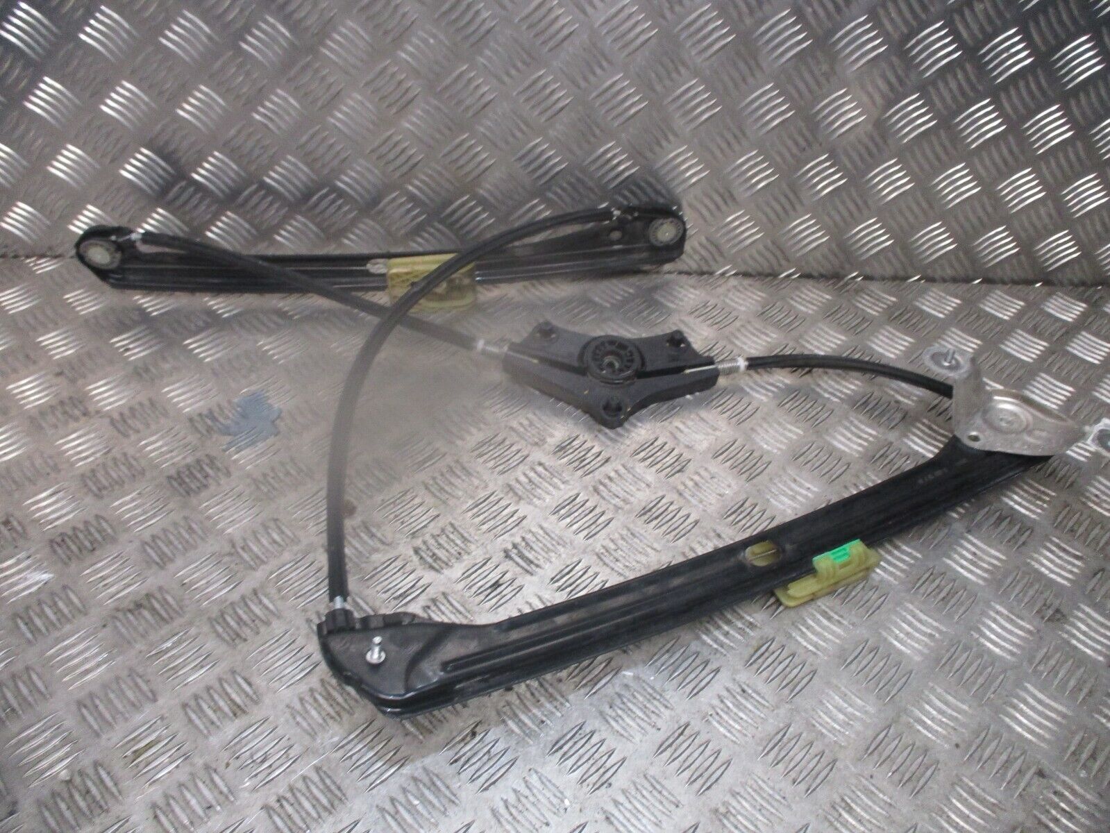 2015 GENUINE VW GOLF MK7 FRONT RIGHT DRIVER SIDE WINDOW REGULATER 5G4837462G - Image 2