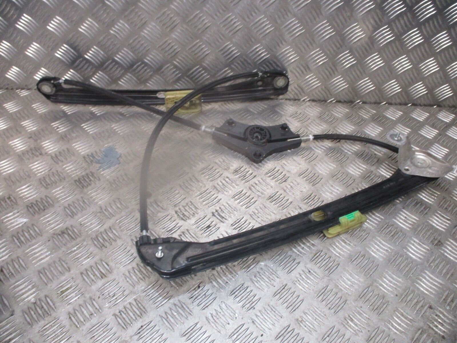 2015 GENUINE VW GOLF MK7 FRONT RIGHT DRIVER SIDE WINDOW REGULATER 5G4837462G - Image 3