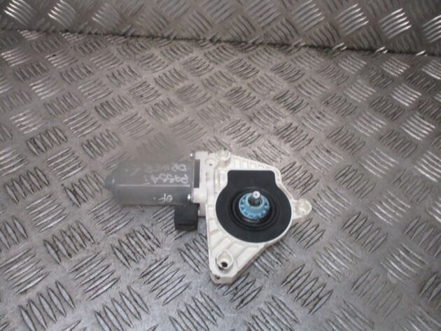 2017 GENUINE VW PASSAT B8 FRONT RIGHT DRIVER SIDE DOOR WINDOW MOTOR 5Q4959802B - Image 2
