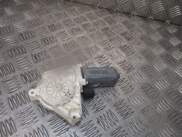 2017 GENUINE VW PASSAT B8 FRONT RIGHT DRIVER SIDE DOOR WINDOW MOTOR 5Q4959802B - Image 3
