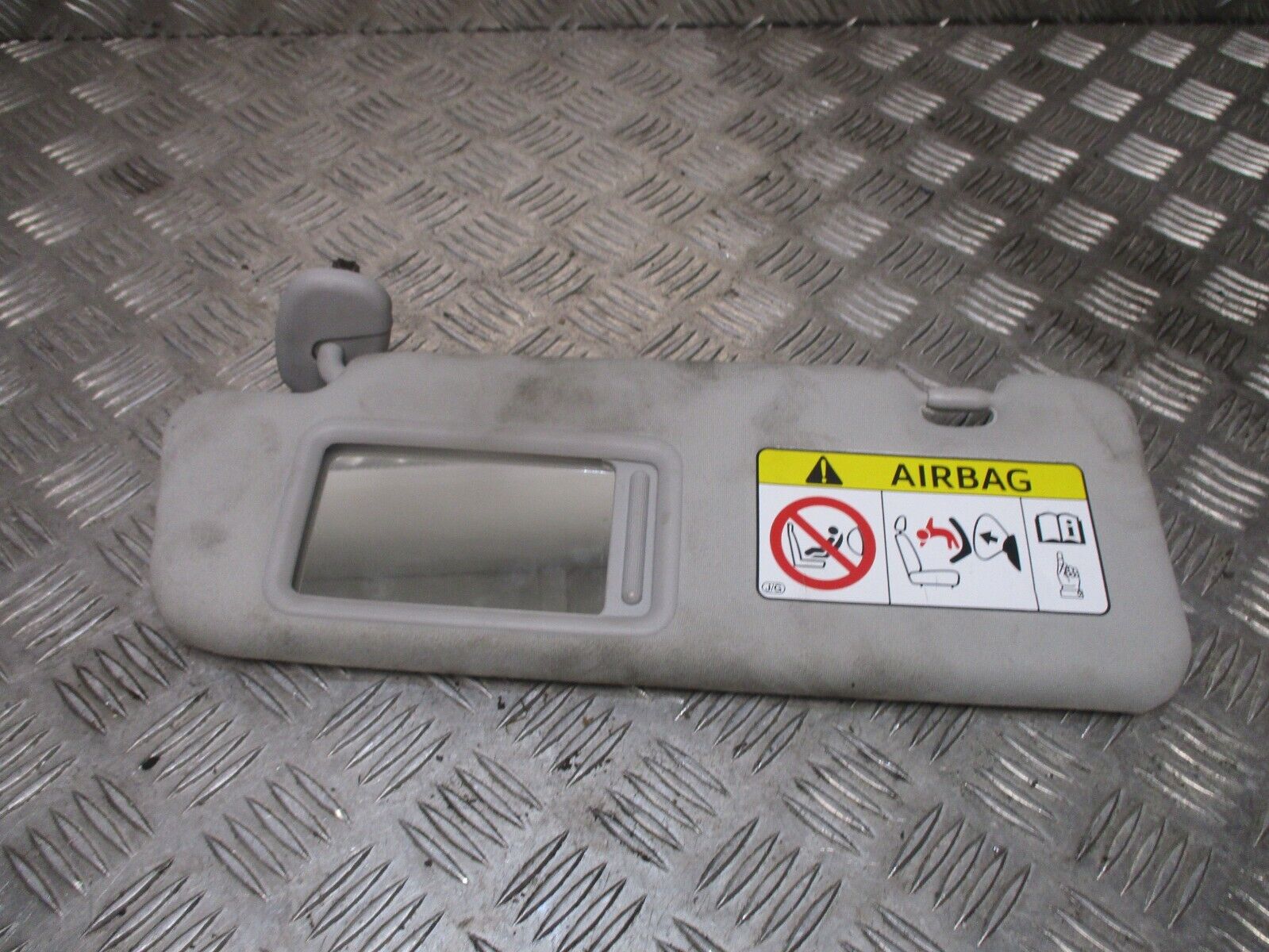 2015 GENUINE TOYOTA PRIUS FRONT LEFT PASSENGER SIDE SUNVISOR NSF