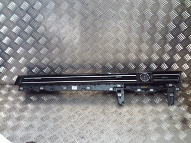 2017 GENUINE VW PASSAT B8 DASHBOARD AIR VENT CENTRE 3G2857083 - Image 3