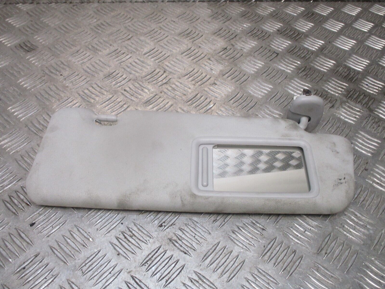 2015 GENUINE TOYOTA PRIUS FRONT RIGHT DRIVER SIDE SUNVISOR OSF