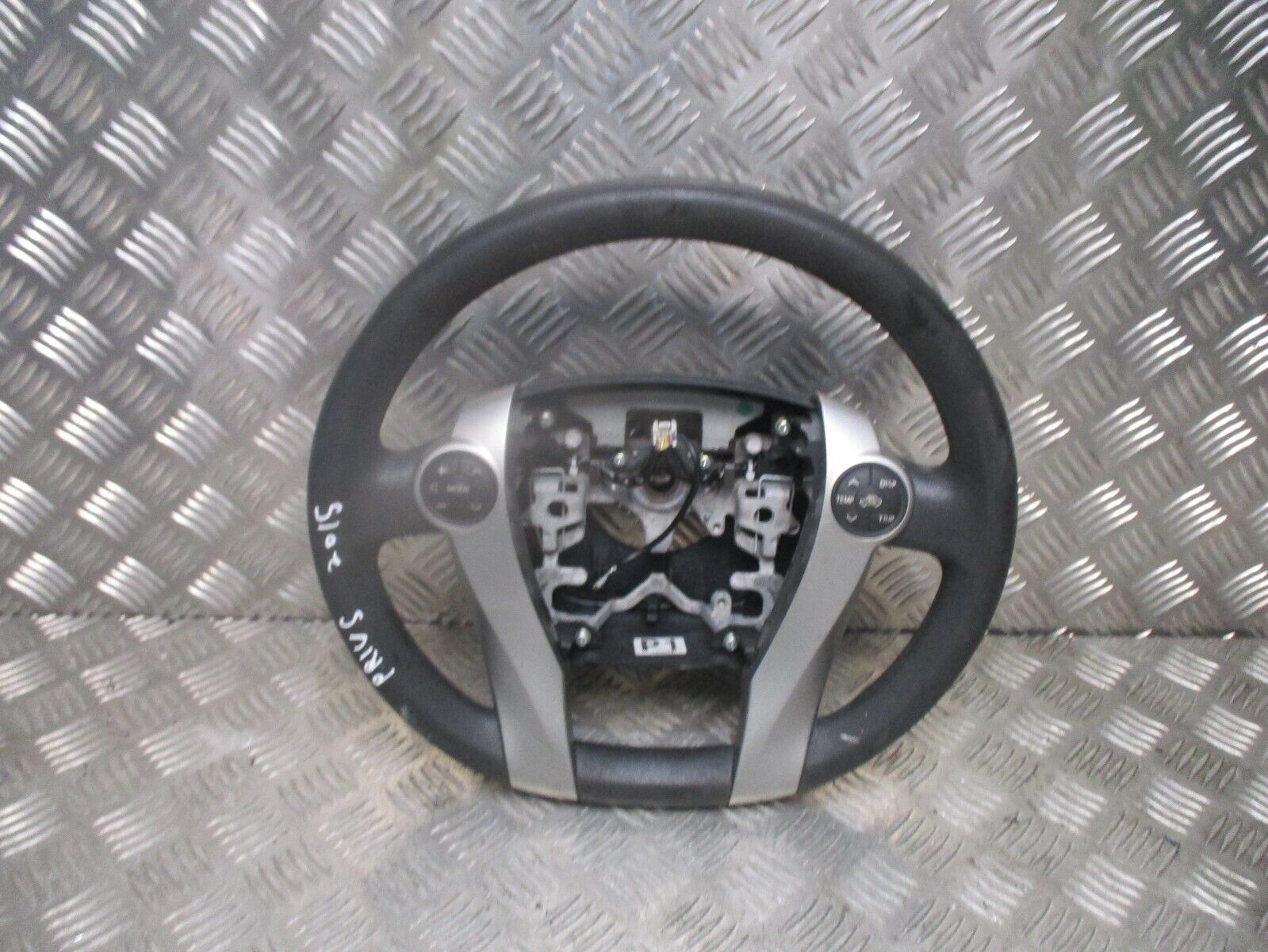 2015 GENUINE TOYOTA PRIUS MULTIFUNCTION DRIVERS STEERING WHEEL - Image 3