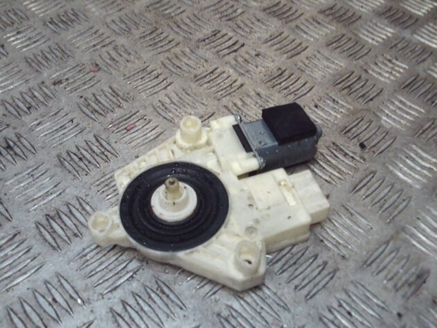 2016 GENUINE VW PASSAT B8 REAR RIGHT DRIVER SIDE WINDOW MOTOR 5Q4959811E - Image 3
