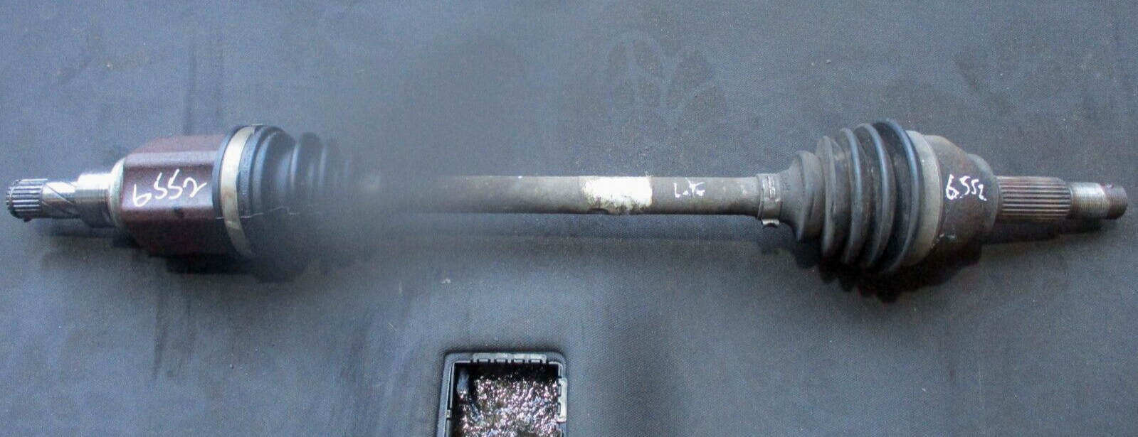 2015 NISSAN JUKE 1.6 PETROL AUTOMATIC FRONT LEFT PASSENGER SIDE DRIVESHAFT OEM