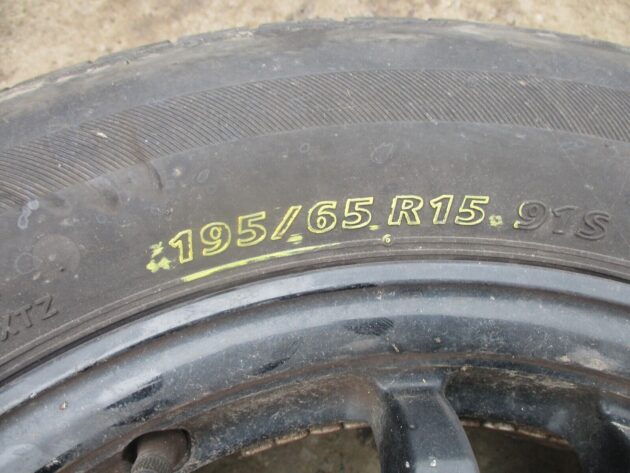 2015 GENUINE TOYOTA PRIUS 15'' ALLOY WHEEL TYRE 195/65 R15 - Image 2