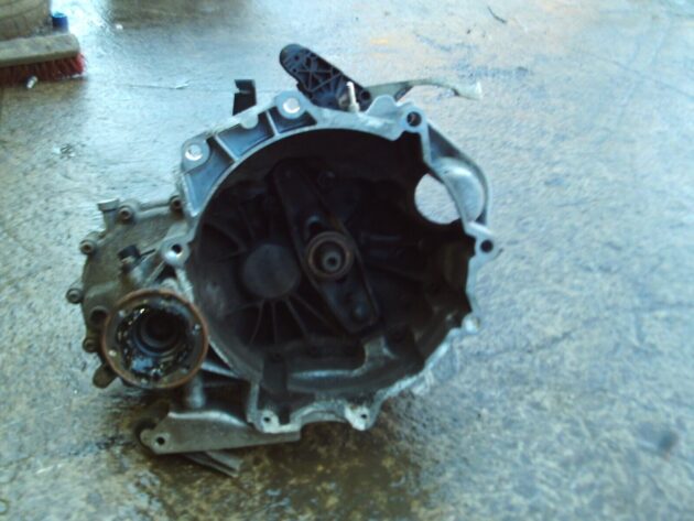 2013 GENUINE VW POLO 1.2 PETROL LNR 5 SPEED MANUAL GEARBOX - Image 3
