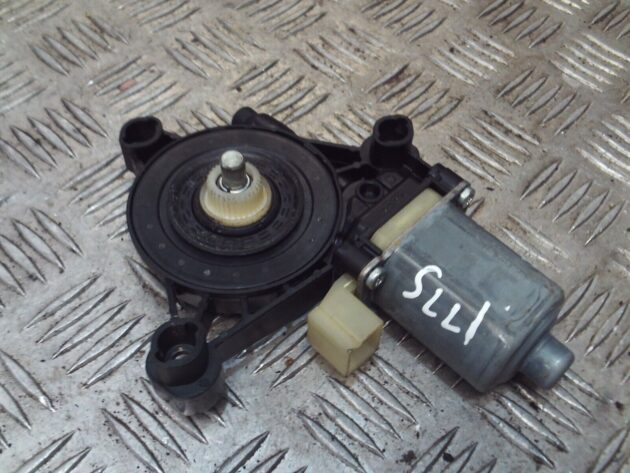 2018 GENUINE VW TIGUAN FRONT RIGHT DRIVER SIDE WINDOW MOTOR 5Q0959801C