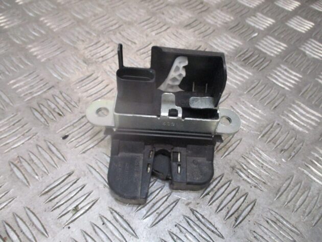 2013 GENUINE VW POLO 6R REAR TAILGATE BOOT LOCK MECHANSIM 6R0827505A - Image 2
