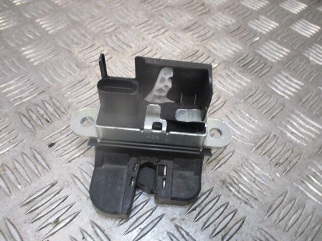 2013 GENUINE VW POLO 6R REAR TAILGATE BOOT LOCK MECHANSIM 6R0827505A - Image 3