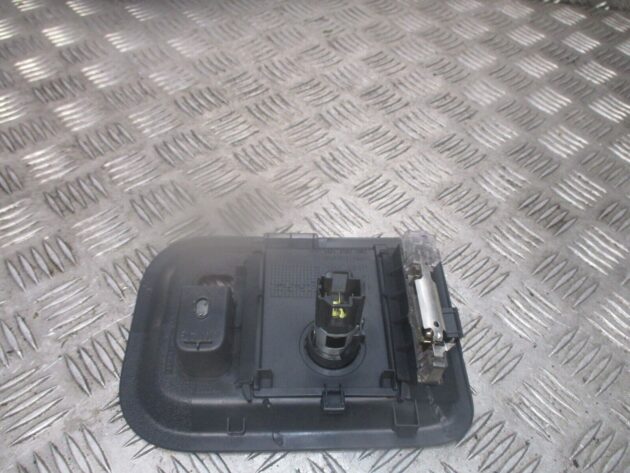 2013 GENUINE VW SHARAN REAR BOOT 12 V SOCKET 7N0867591 - Image 2