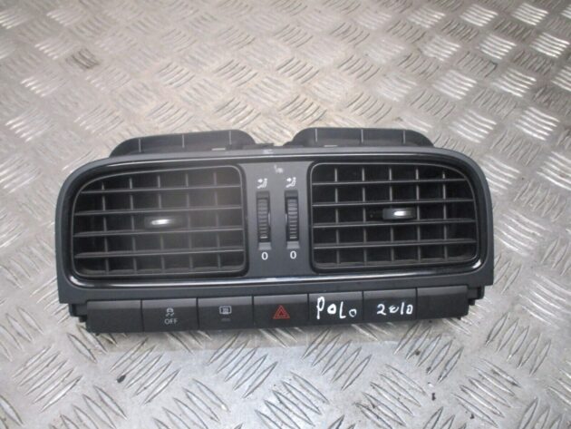 2012 GENUINE VW POLO 6R FRONT DASHBOARD CENTRE AIRVENT 6R0819728 - Image 2