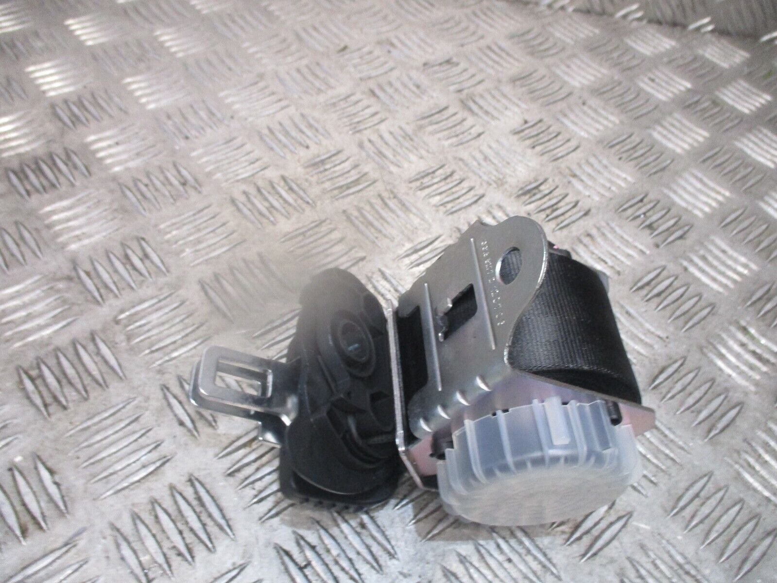 2013 GENUINE VW SHARAN 2ND ROW REAR CENTRE SEAT BELT 7N0857807 - Image 2