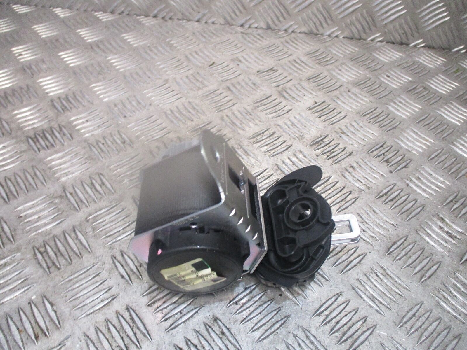 2013 GENUINE VW SHARAN 2ND ROW REAR CENTRE SEAT BELT 7N0857807 - Image 3