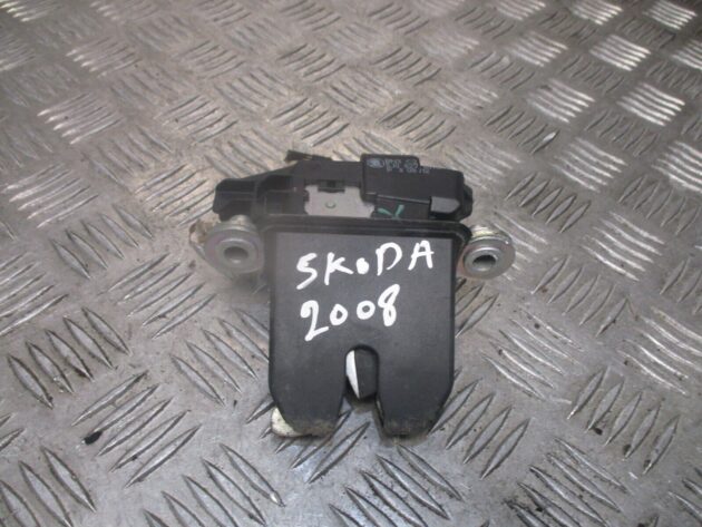 2012 GENUINE SKODA FABIA REAR TAILGATE BOOT LOCK MECHANSIM 5J0827501C