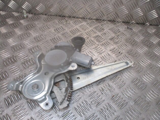 2014 LEXUS CT200 REAR LEFT PASSENGER SIDE DOOR WINDOW REGULATOR 8571075070 OEM - Image 2