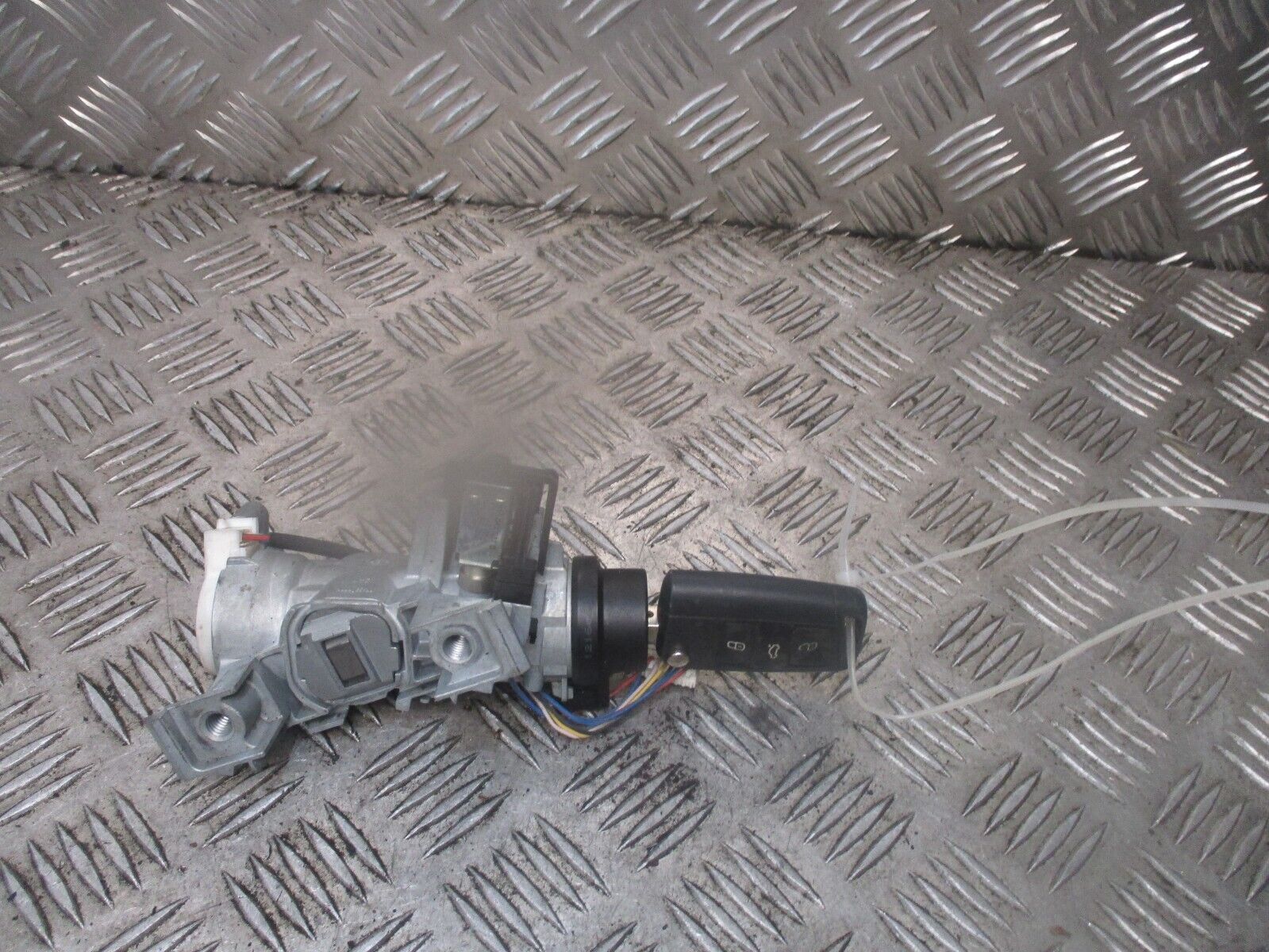 2015 GENUINE VW GOLF MK7 IGNITION BARREL & KAY 5Q0905865A