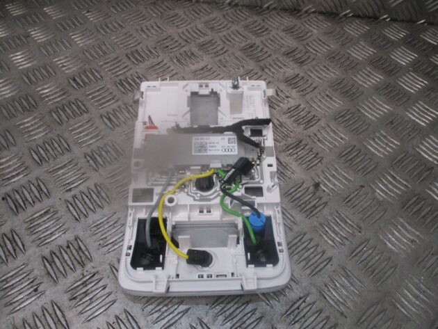 2013 GENUINE AUDI A3 8V FRONT INTERIOR ROOF COURTESY READING LIGHT 8V0951177 - Image 3