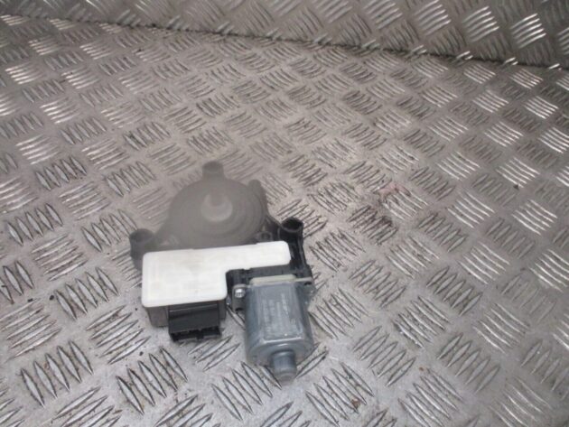 2018 GENUINE SKODA SUPERB REAR LEFT PASSENGER SIDE DOOR WINDOW MOTOR 5Q0959811E - Image 3