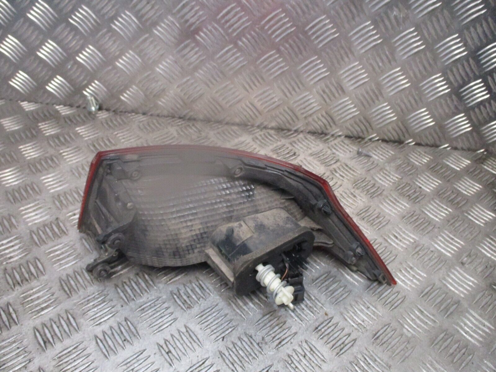 2015 GENUINE VW PASSAT B8 SALOON REAR LEFT PASSENGER SIDE BODY TAILLLIGHT LAMP - Image 3