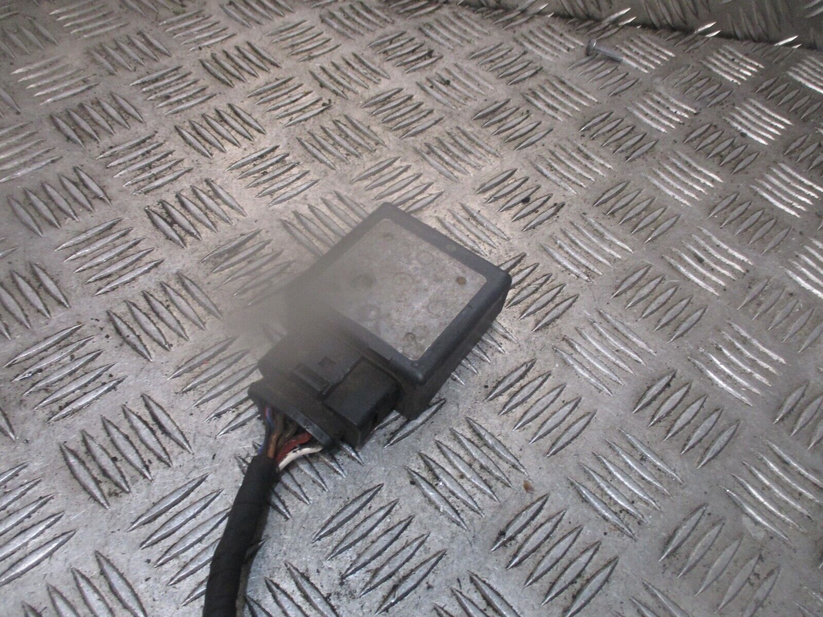 2015 GENUINE VW PASSAT B8 IN TANK FUEL PUMP RELAY MODULE UNIT ECU 5Q0906121F - Image 2