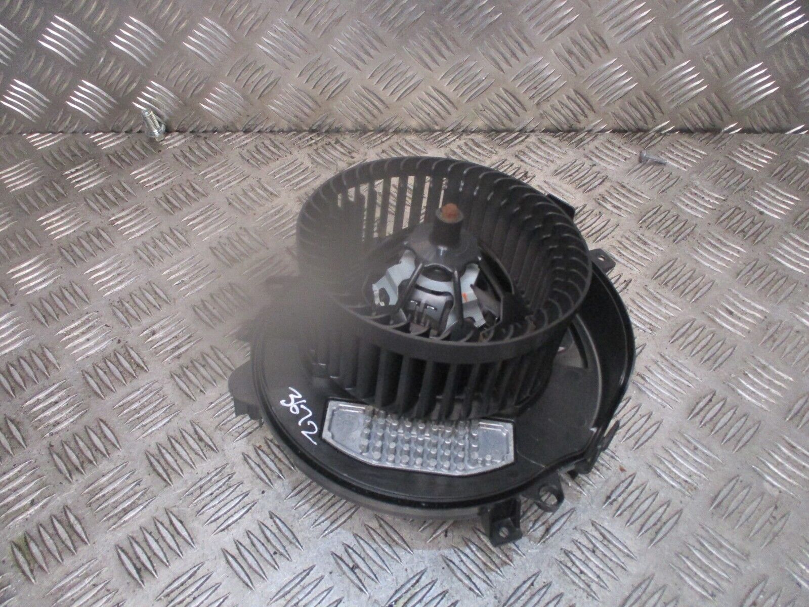 2015 GENUINE VW PASSAT B8 HEATER BLOWER MOTOR FAN 3Q0907521A