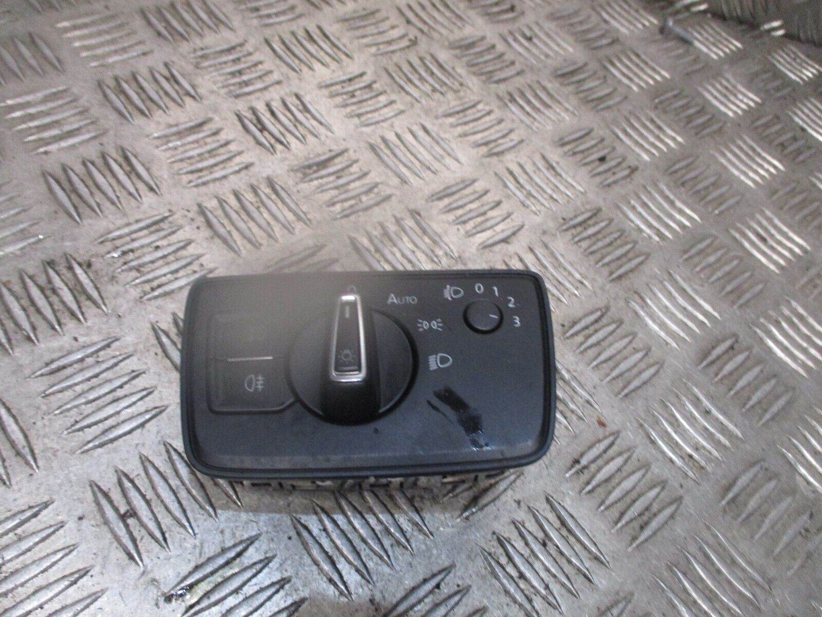 2015 GENUINE VW PASSAT B8 HEADLIGHT ADJUTSER CONTROL SWITCH 3G0941633