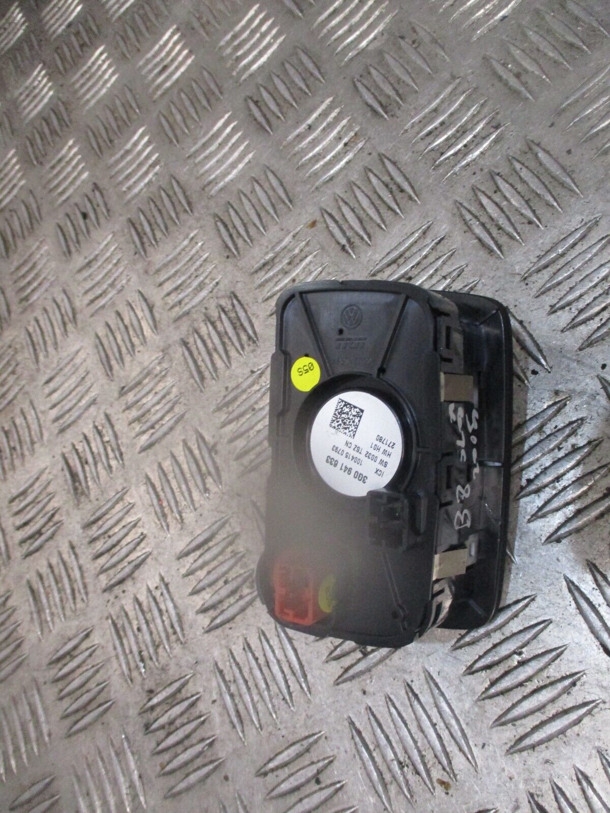 2015 GENUINE VW PASSAT B8 HEADLIGHT ADJUTSER CONTROL SWITCH 3G0941633 - Image 2