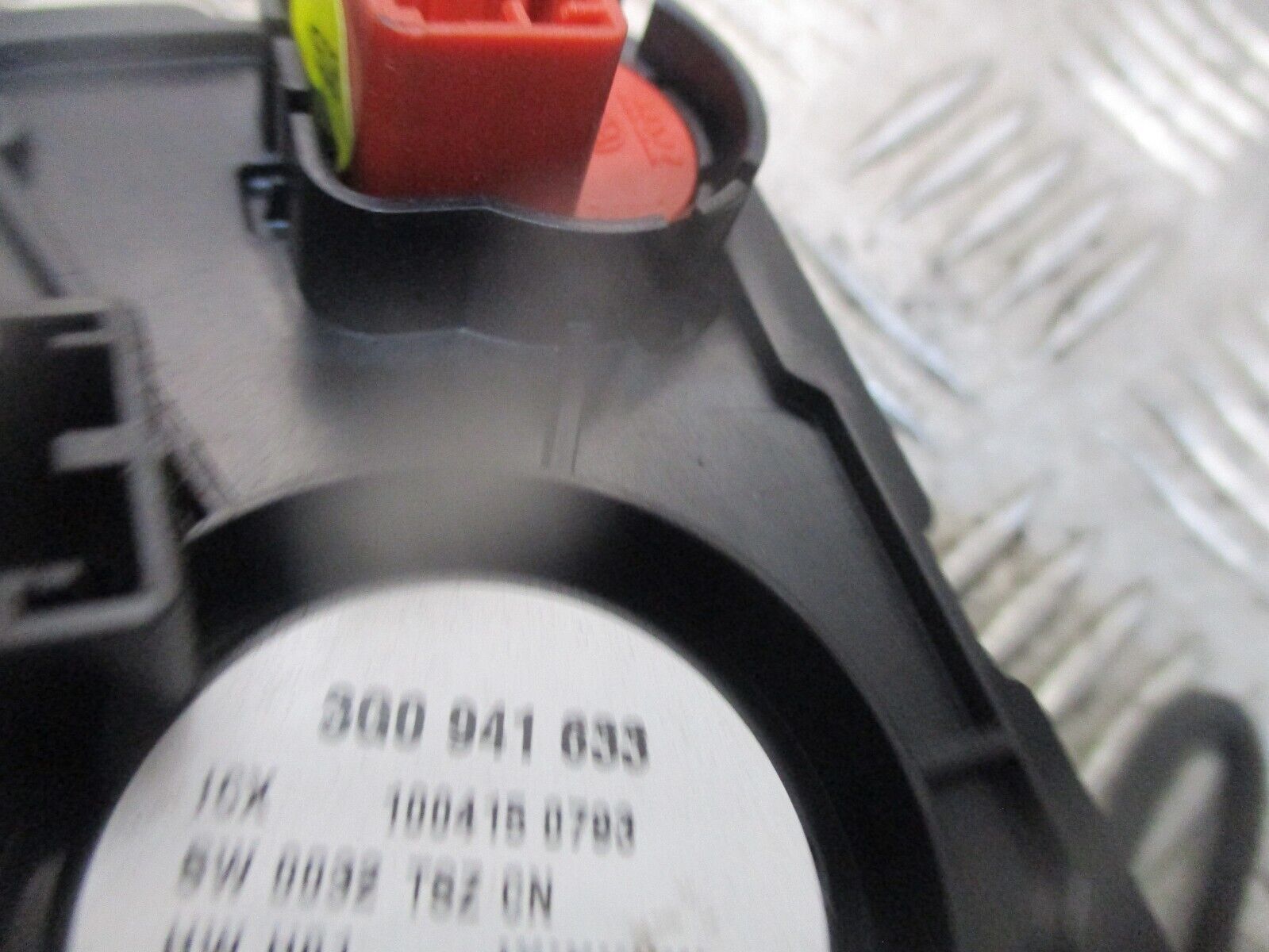 2015 GENUINE VW PASSAT B8 HEADLIGHT ADJUTSER CONTROL SWITCH 3G0941633 - Image 3