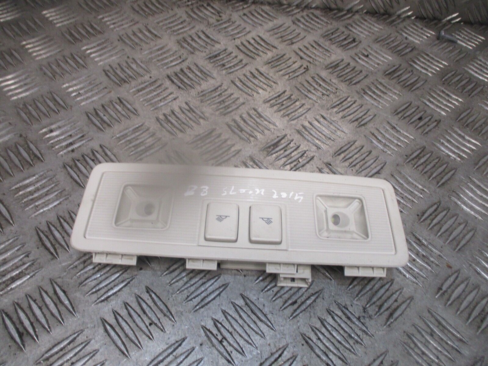 2015 GENUINE VW PASSAT B8 REAR INTERIOR READING LIGHT LAMP 5G0947291K - Image 2