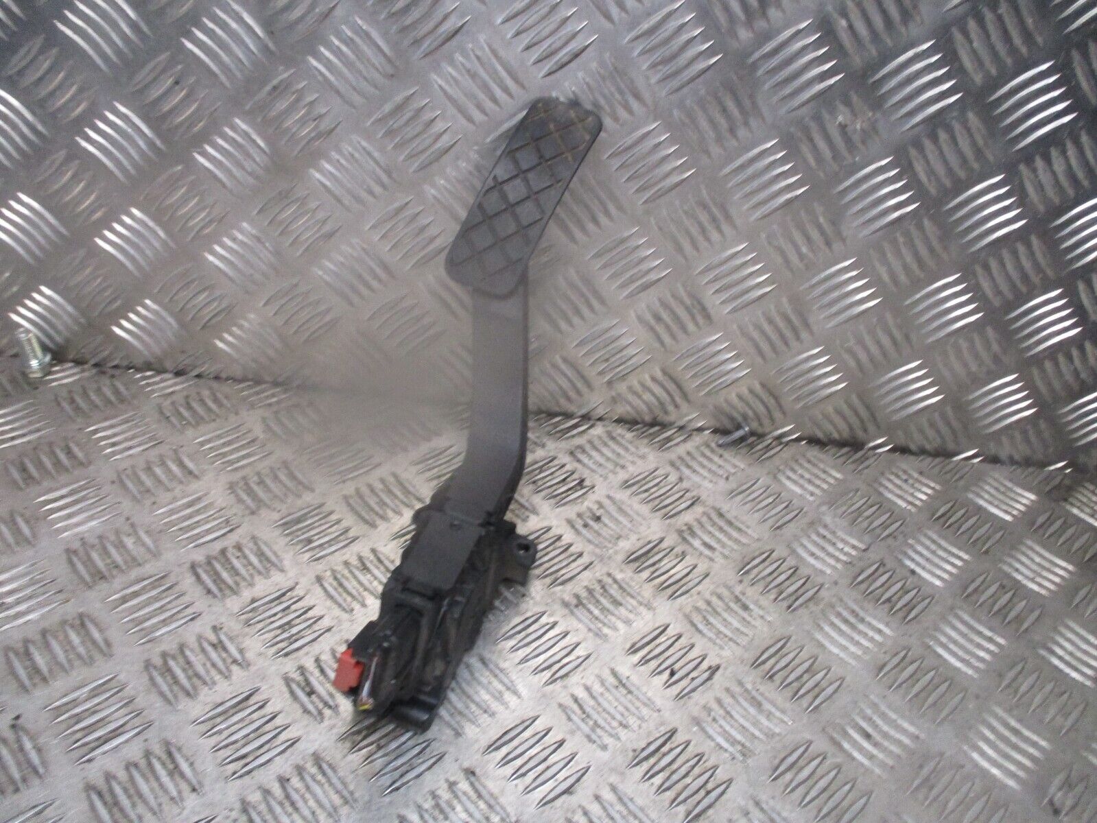 2015 GENUINE VW PASSAT B8 ACCELERATOR THROTTLE PEDAL 5Q2723503D