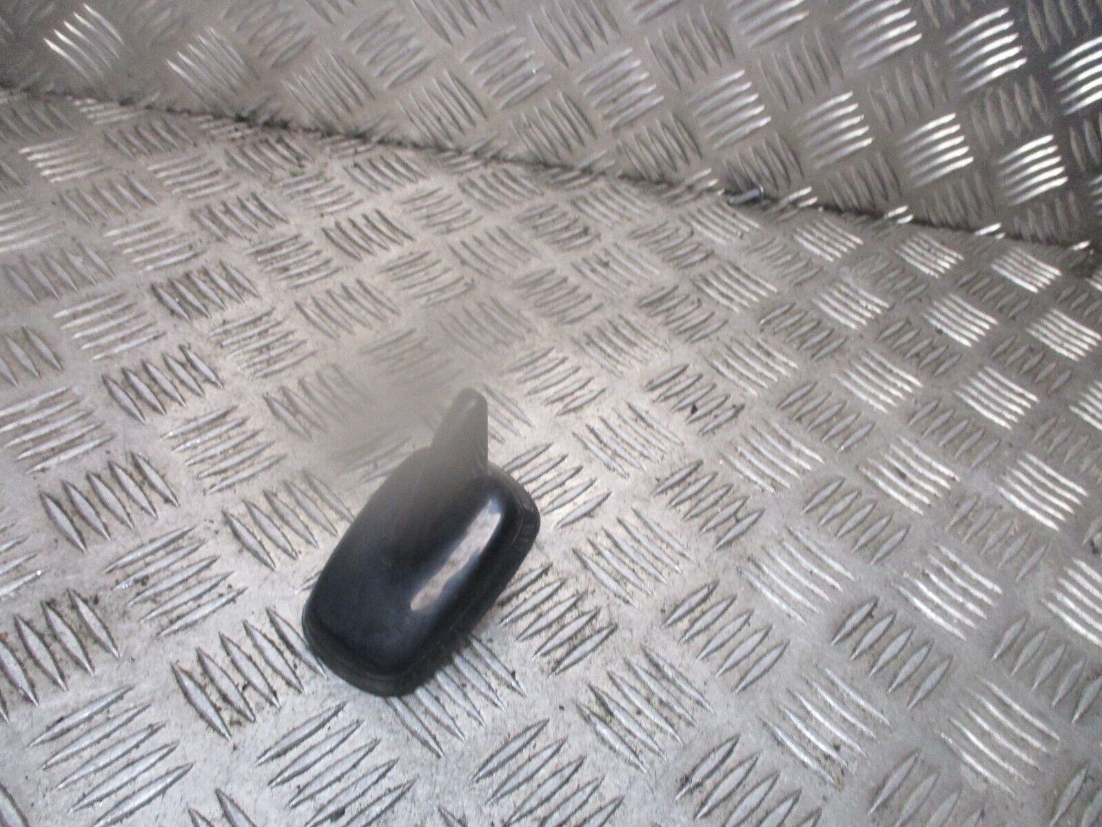 2015 GENUINE VW PASSAT B8 REAR AERIAL ANTENNA ROOF SHARK 5Q0035507Q